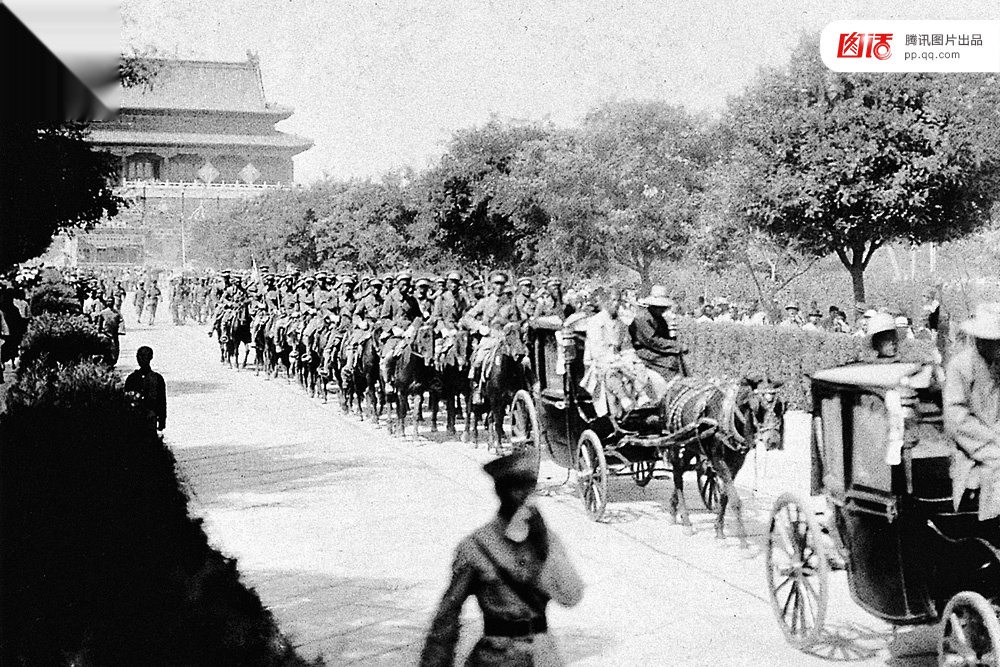 1929 年孙中山灵榇送殡队伍