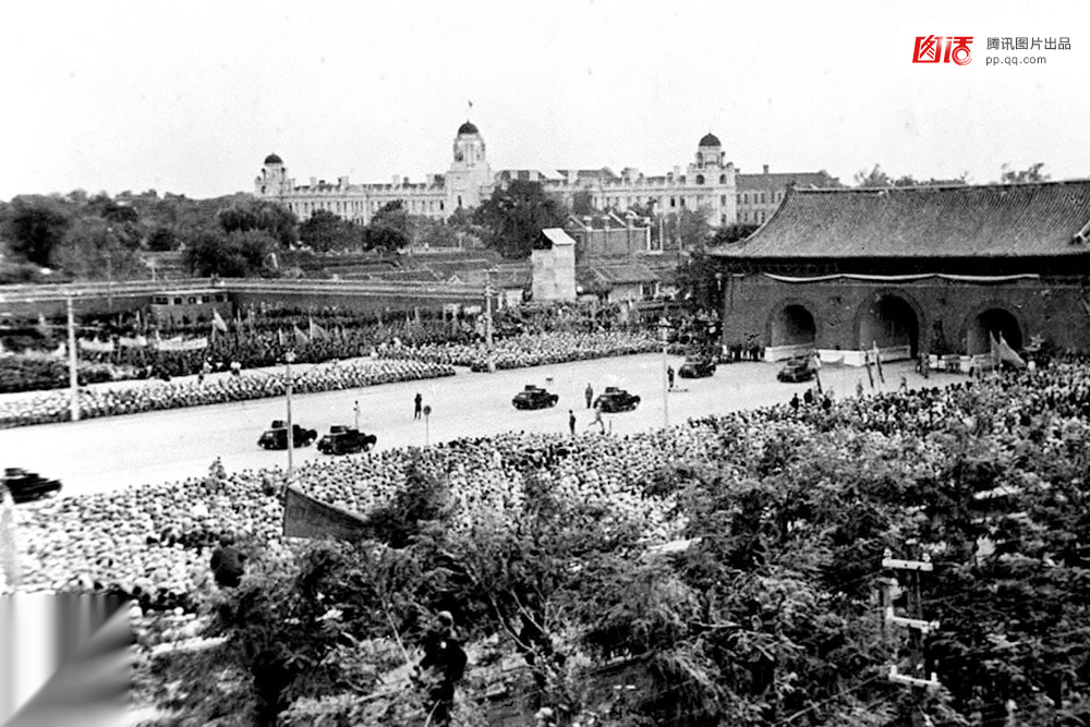 1949 年开国大典装甲部队