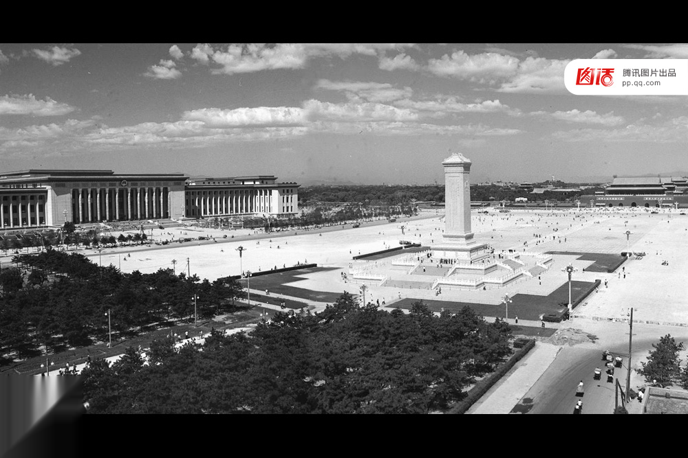 1958 年天安门广场最大规模扩建