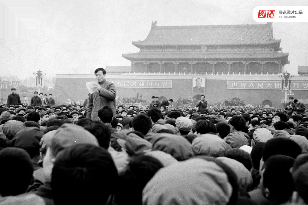 1976 年天安门广场悼念周总理